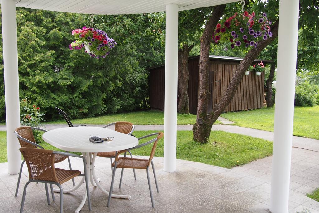 Maenni Guesthouse Haapsalu Ngoại thất bức ảnh